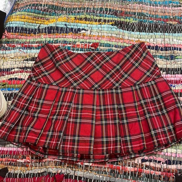 royal bones plaid Mini skirt ,alternative goth emo scene y2k - Picture 2 of 3